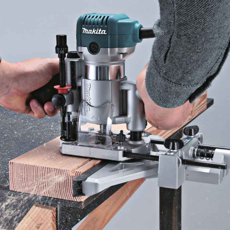 Makita RT0702CX3J Oberfräse, neues Modell plus 2 hochwertige Fräser, Offsetmodul für Schattenfugen, viel Zubehör